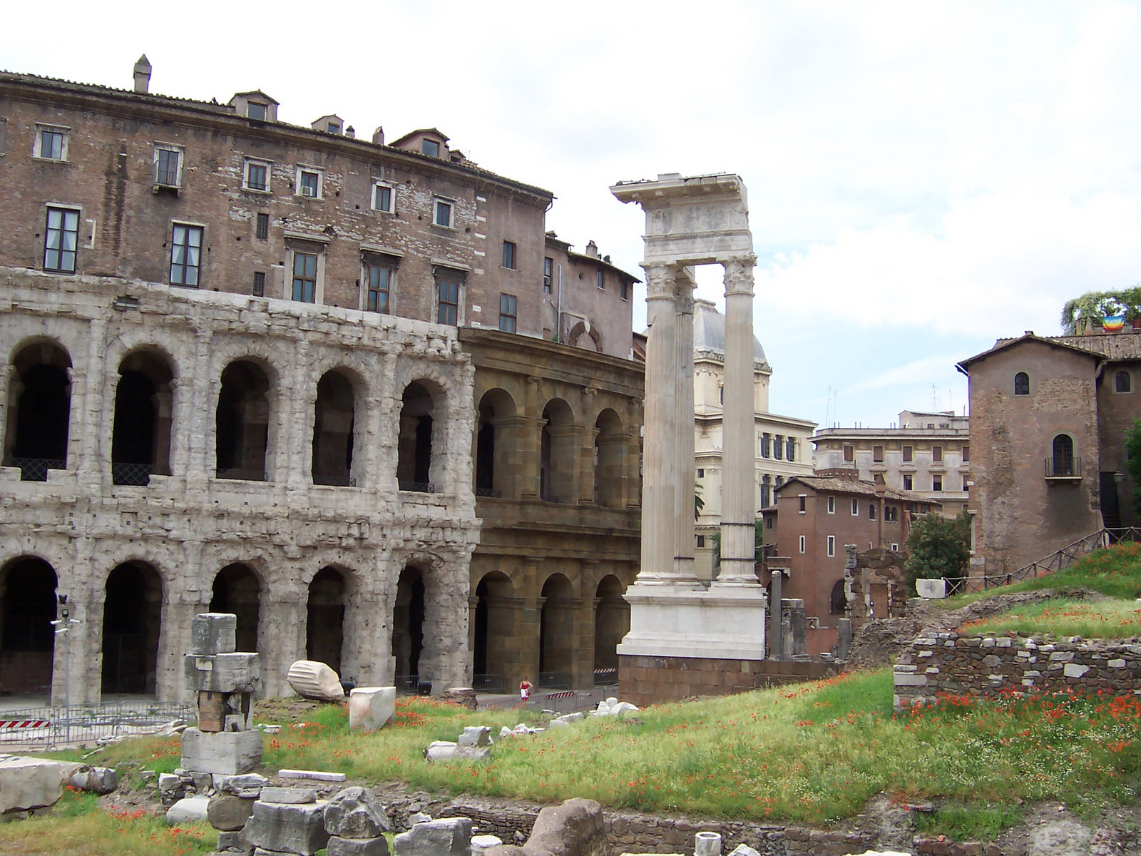 Teatro di Marcello Storia, Foto, Dove Si Trova, Informazioni Utili. Teatro di Marcello Storia, Foto, Dove Si Trova, Informazioni Utili.